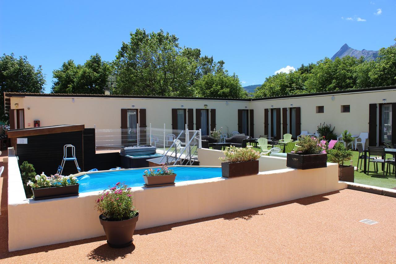 Hotel Le Connetable Saint-Bonnet-en-Champsaur Esterno foto